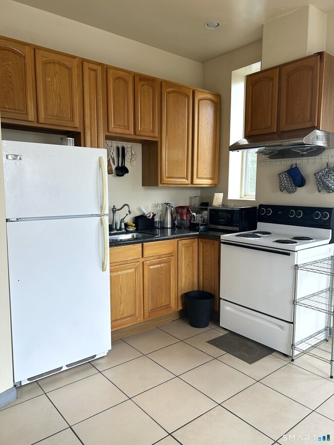 Photo - 71-73 Whitney Ave Unidad 8