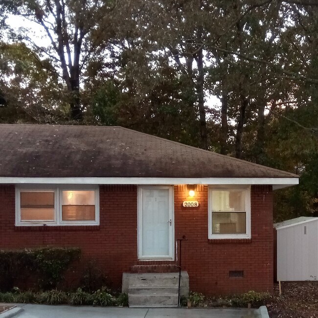 2008 McDaniels Bridge Rd SW Townhome For Rent in Lilburn, GA
