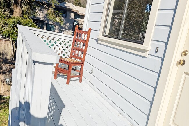 Photo - 423 Shoreline Hwy