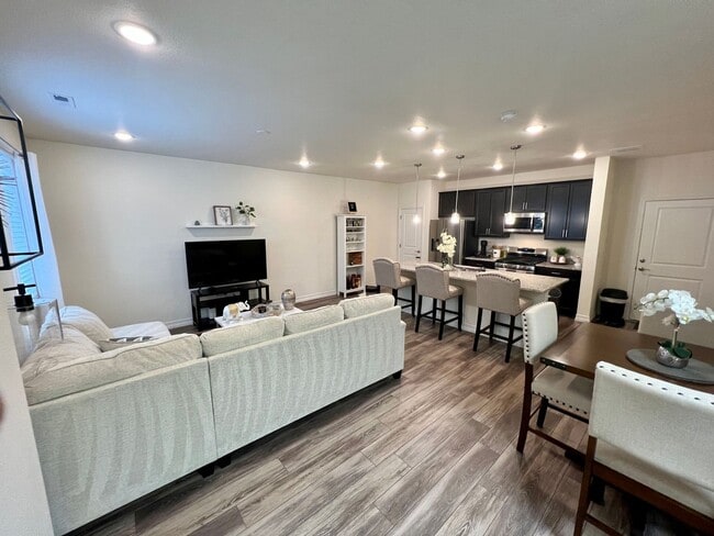 Photo - Almost New 3BD 2.5Bath Townhouse
