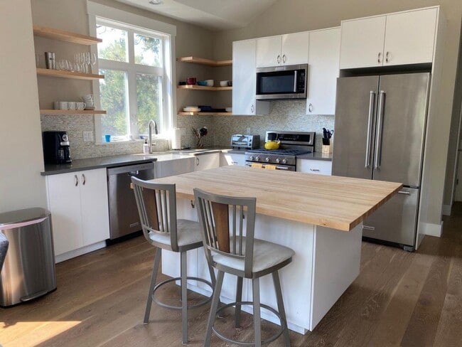 Photo - Furnished West Bend Home Available May-November