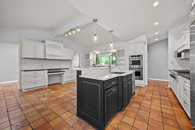 Photo - 1161 Winwood Dr