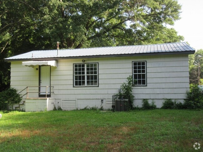 Building Photo - BACK ON THE MARKET! MOVE IN READY! Rental