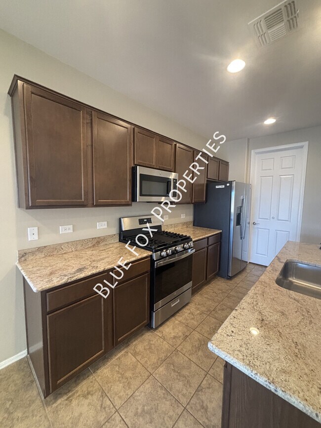 10140 S Rolling Water Dr