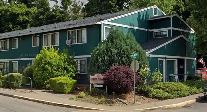 Photo - 300 SE Main St