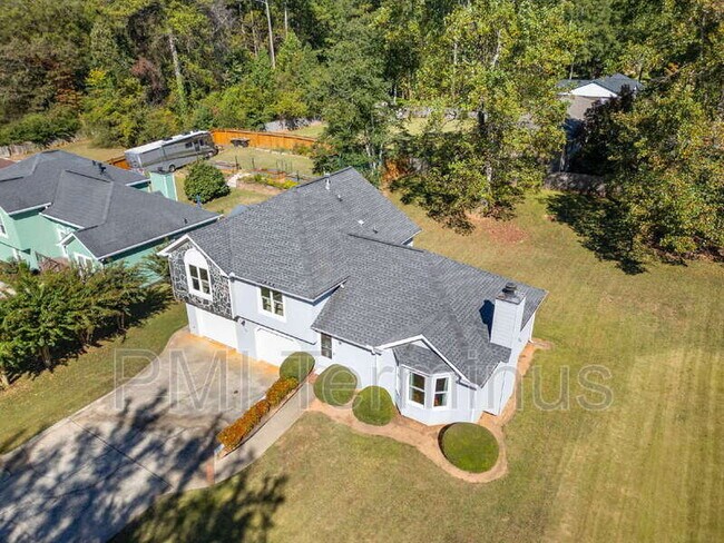 Photo - 76 Winward Way SE