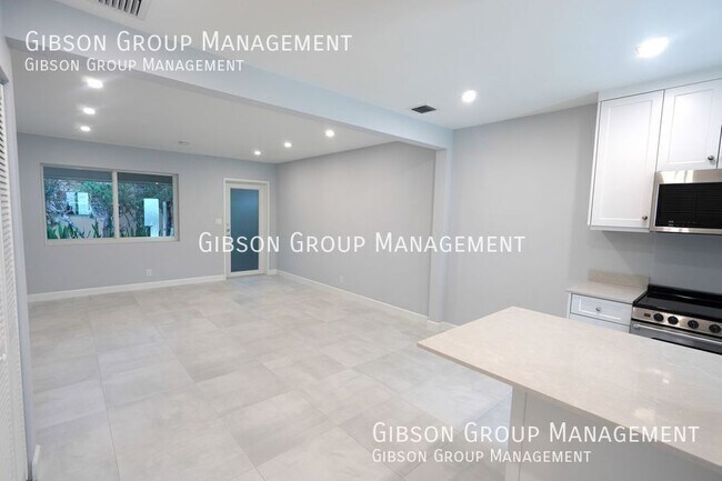 Photo - 631 NE 17th Way Unit 3