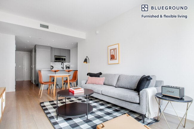 Photo - 515 East 86th St Unidad FL13-ID588