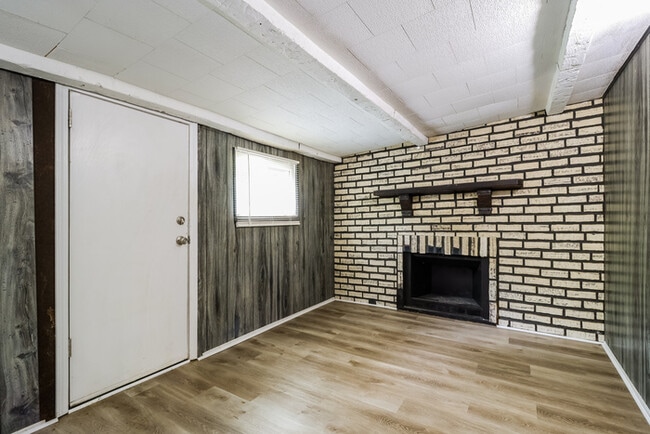 Photo - 6917 Sayler Ave