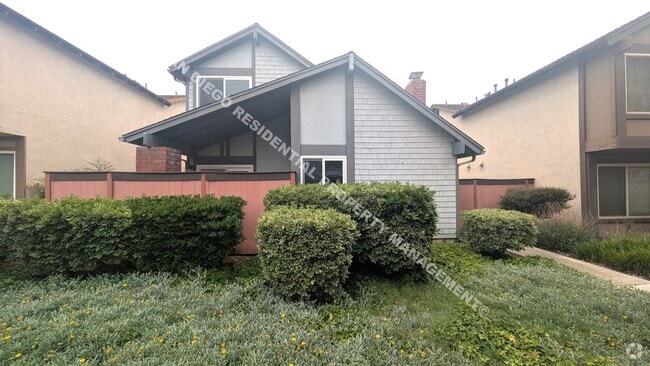Building Photo - **$250 MOVE-IN SPECIAL** Light, Bright & S... Rental
