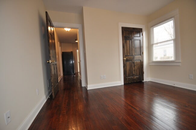 Photo - Walk to UK - Pre Leasing Now for the Fall ...