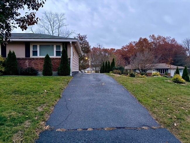 Photo - 45 Kinglet Dr