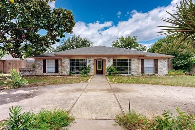 Photo - 2407 Meadow Creek Dr House