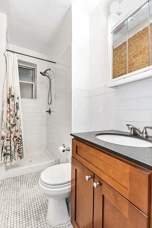 Photo - 129 W 56th St Unidad 3F