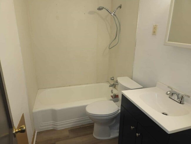 Photo - 2 N Richard Dr