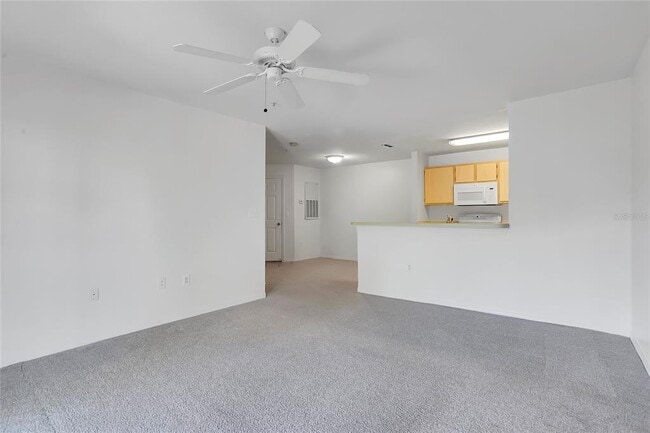 Photo - 5467 Vineland Rd Unidad 6210