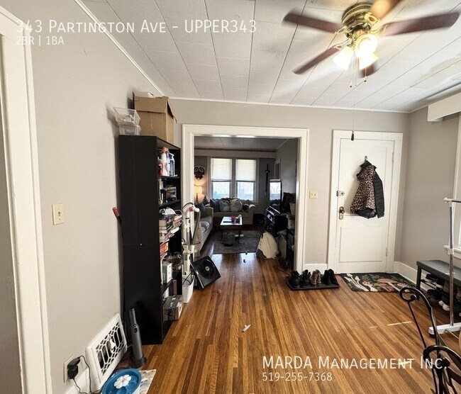 Photo - CHARMING 2 BED/1 BATH UPPER UNIT- WEST WINDSOR PLUS HYDRO & GAS! Unité UPPER343
