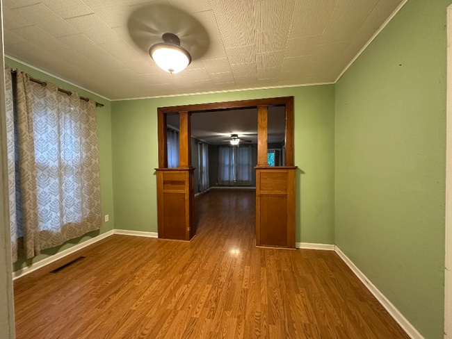 Photo - 252 S Oak St