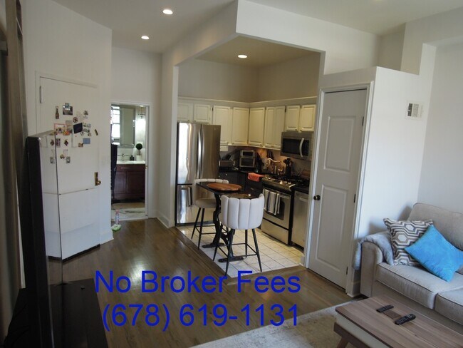 Kttchen w/Granite Island - 149 W 120th St Unit 3