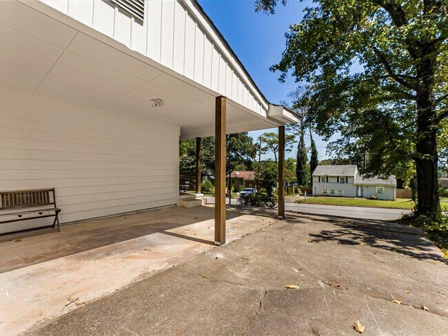 Photo - 6371 Westbury Rd