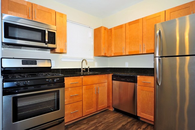 Photo - Washington Square Apartments
