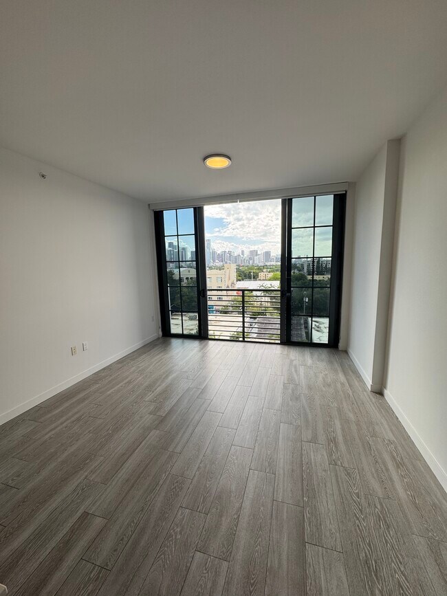 Photo - 111 NW 27th St Unidad A1