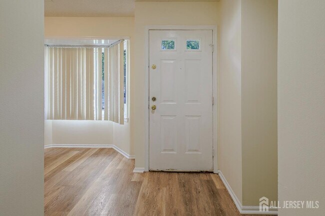 Photo - 139 Baron Ln