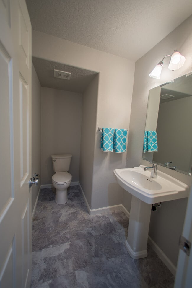 Photo - 16832 NW Oak Creek Dr