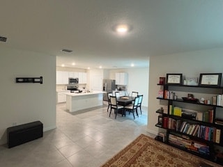 Shared Living Space - 373 Hickory Course Trl