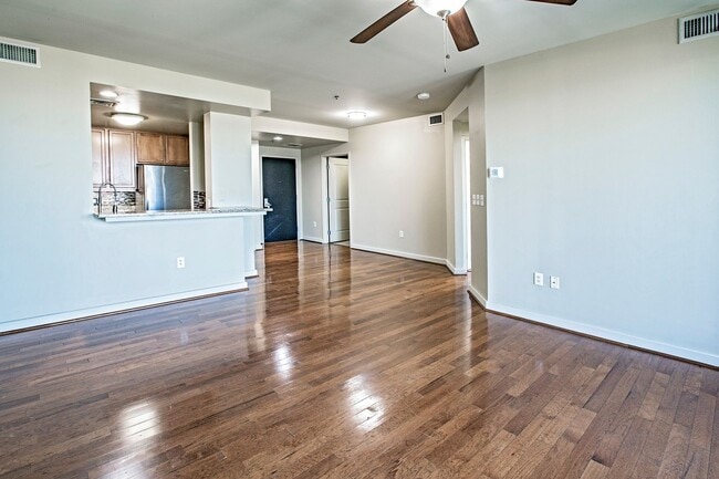 Building Photo - Christina Landing - 2 bedroom, 2 bath - 11...