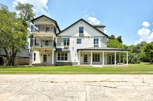 Building Photo - 222 S University Blvd Rental