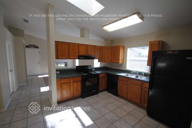 Photo - 25840 Aberdovey Ave