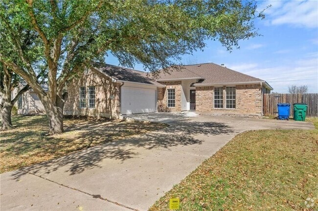 Building Photo - 2906 Greenlawn St Rental