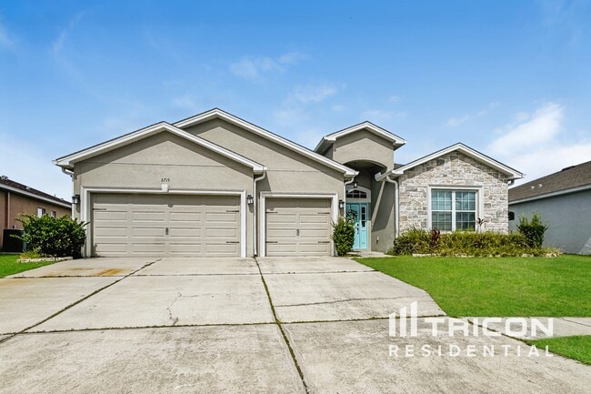 Photo - 6715 Castle Green Pl