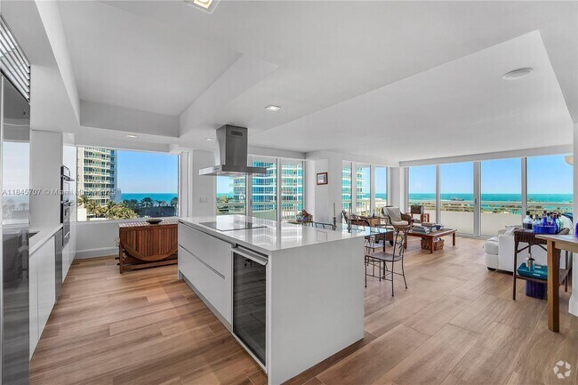Building Photo - 400 South Pointe Dr Unit 704 Rental