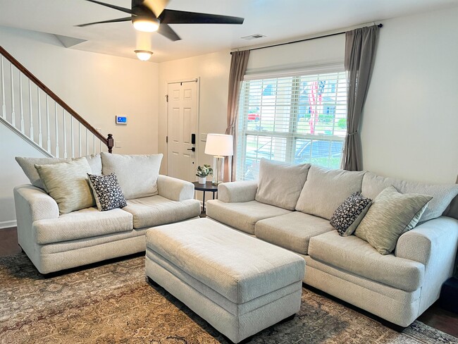 Photo - 52 Expedition Dr