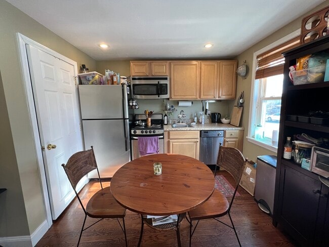 Photo - 735 Somerville Ave