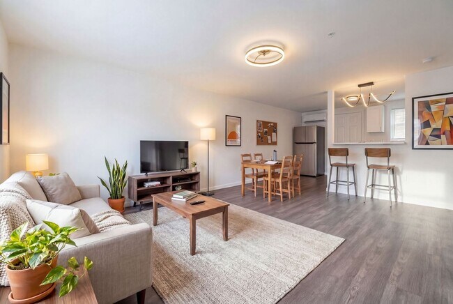 Photo - Newly Renovated 2 bedroom Condos! Unit H4