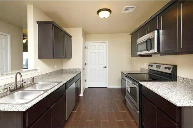 136 Rob Ln