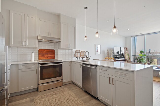 Photo - 980 Yonge St