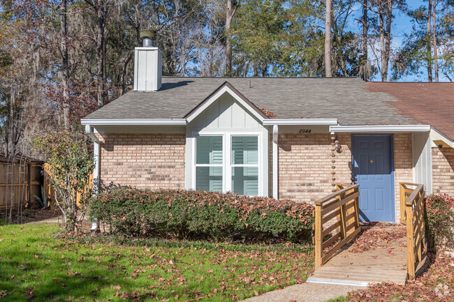 Building Photo - 2044 Gardenbrook Ln Rental