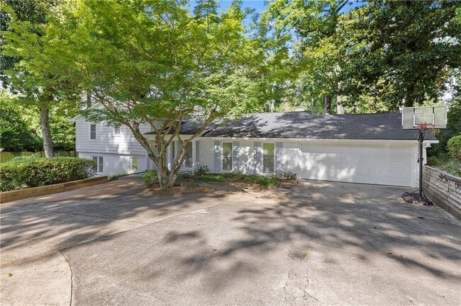 Photo - 4820 Powers Ferry Rd NW