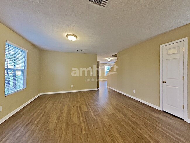 Photo - 1311 Chopin Ct S