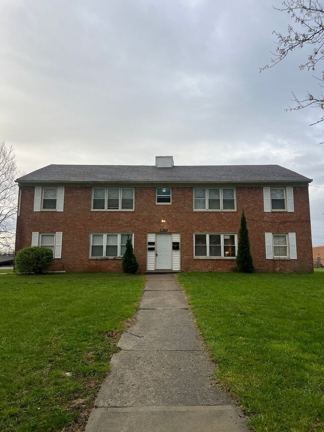 Building Photo - 6059 Dickson Rd Unit 6059 Dickson Rd #2