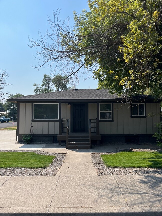 Photo - 306 W Antler Ave