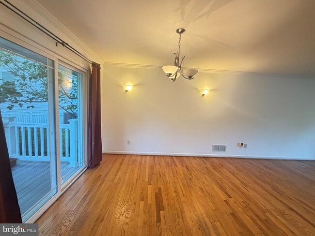 Photo - 5808 Greentree Rd