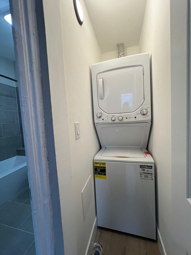 Photo - 2249 W Cermak Rd Unit 2F