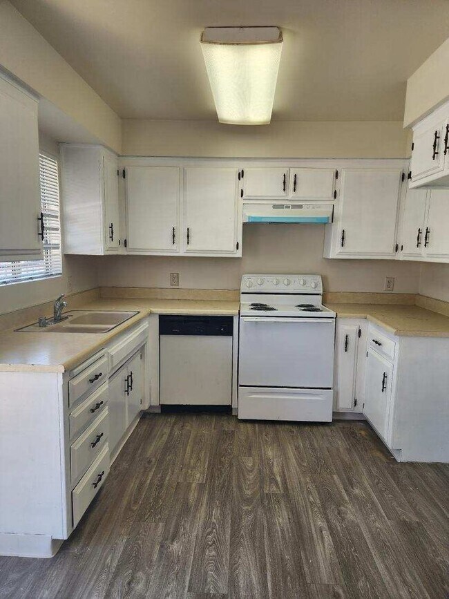 Photo - 5101 Appleblossom Dr Unit 06