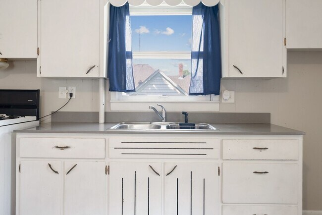 Photo - 1012 Clay St Unit 1012 1/2