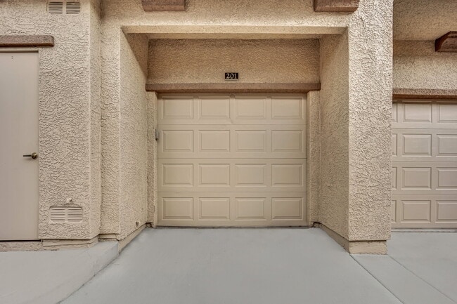 Photo - Beautiful 3-bedroom, 2-bathroom condo loca... Unit 201